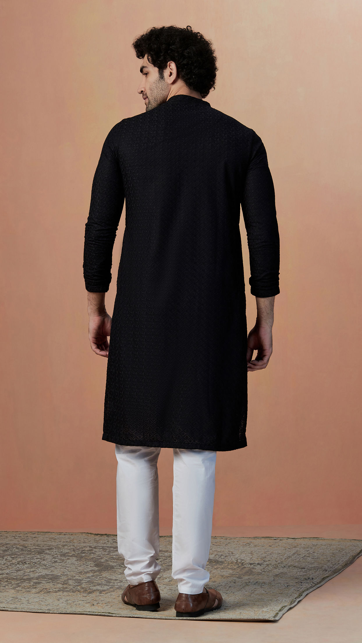 alt message - Manyavar Men Black Self Embroidered Kurta Pajama image number 3